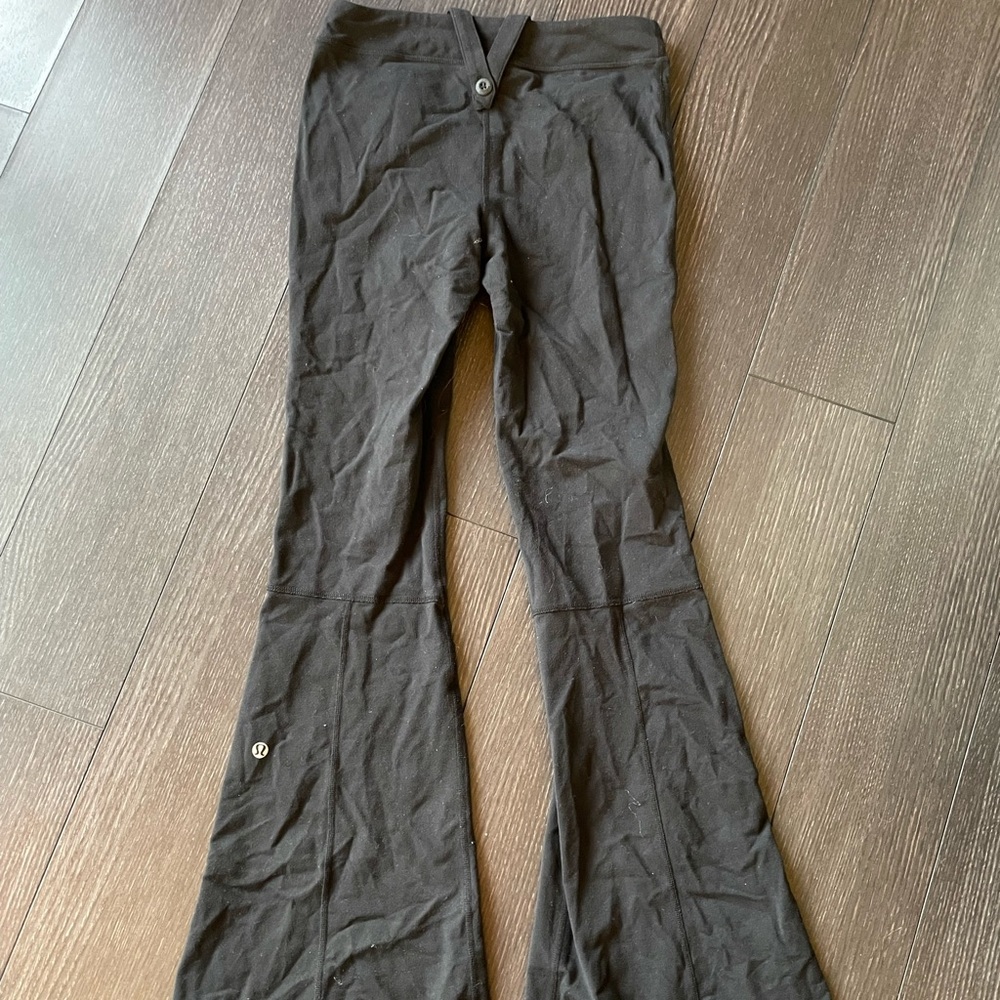 Lululemon size 2 Dance Groove pant, pockets ultra rare hard to find style! - Picture 3 of 3